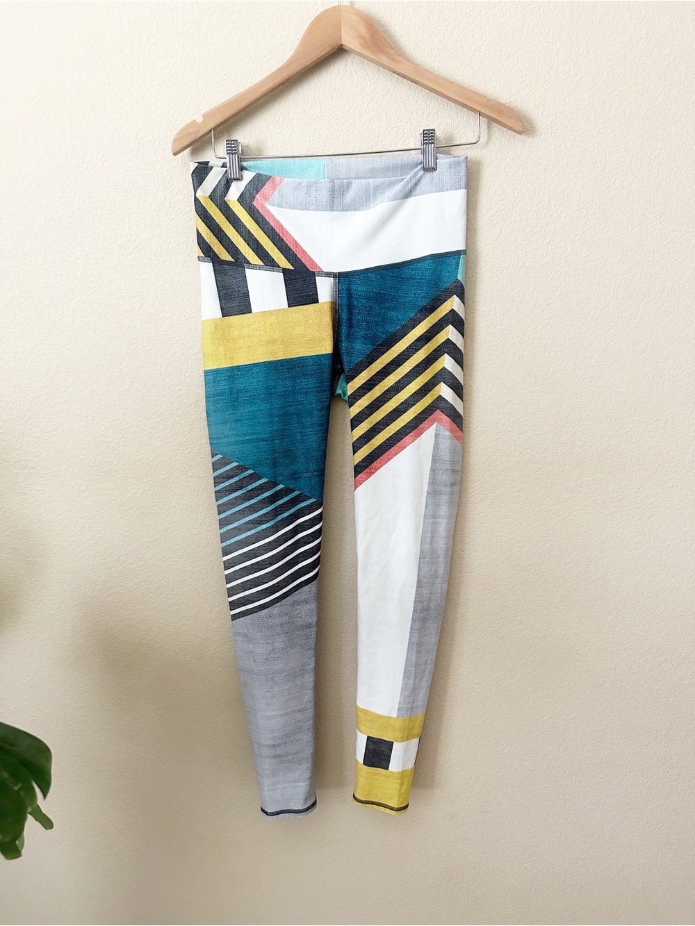 Niyama Sol Leggings Bundle of 3 Size L - Picture 9 of 15